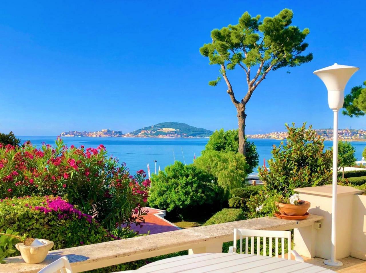 Villa Magnolia Formia Buitenkant foto